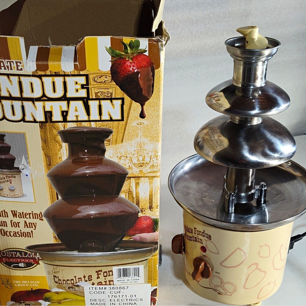 Nostalgia Electrics 3-Tier Electric Chocolate Fountain CFF-884 17-32oz 1339